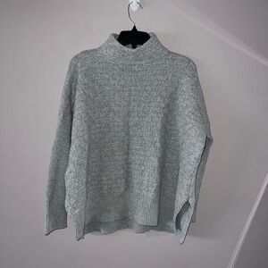 Light grey oversized knitted turtleneck sweater Vince Camuto Small